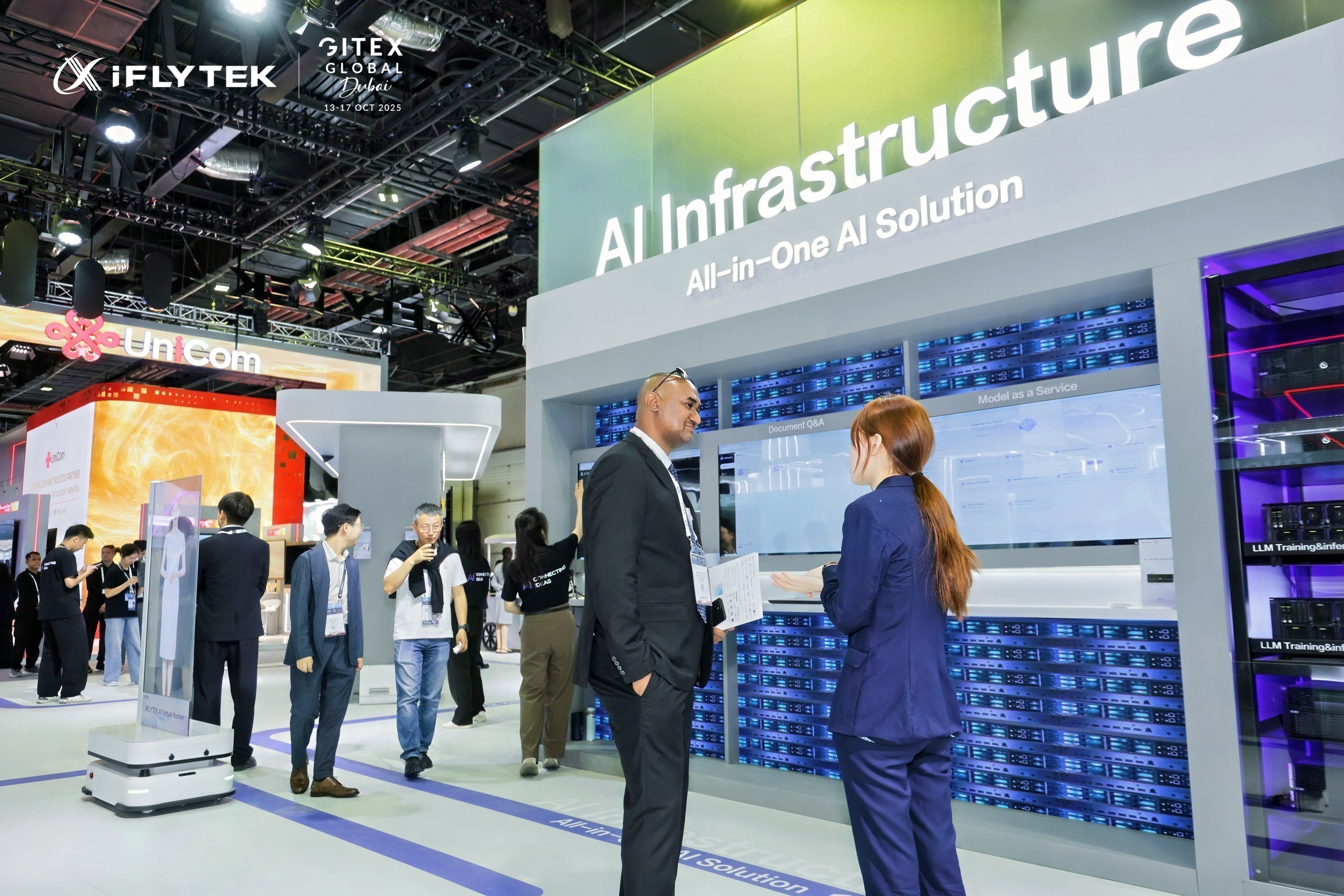 A group of people in a room
AI-generated content may be incorrect.